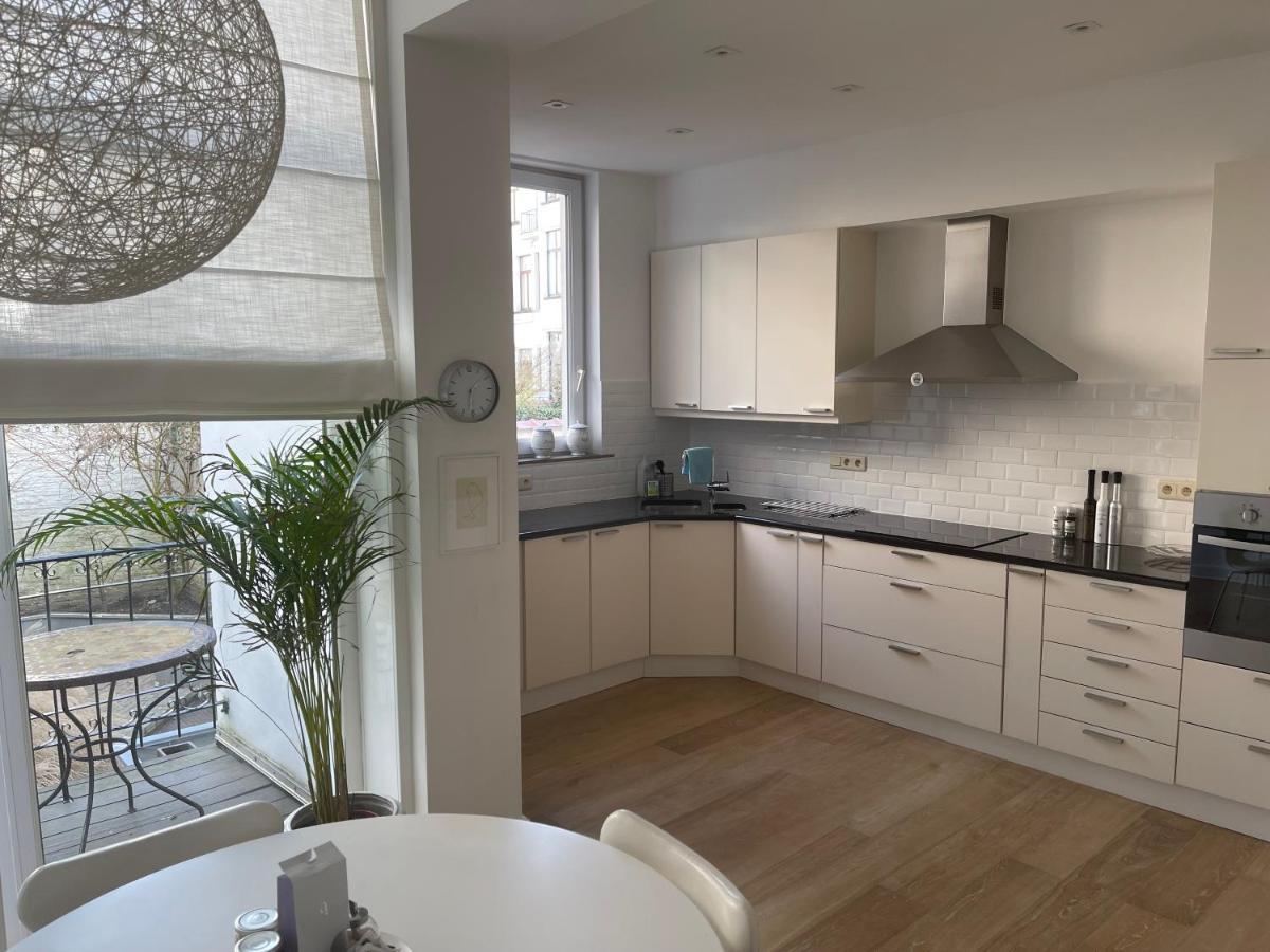 Apartment In Trendy Chatelain Center Brussels Area Little Garden Internet Wifi Exterior foto